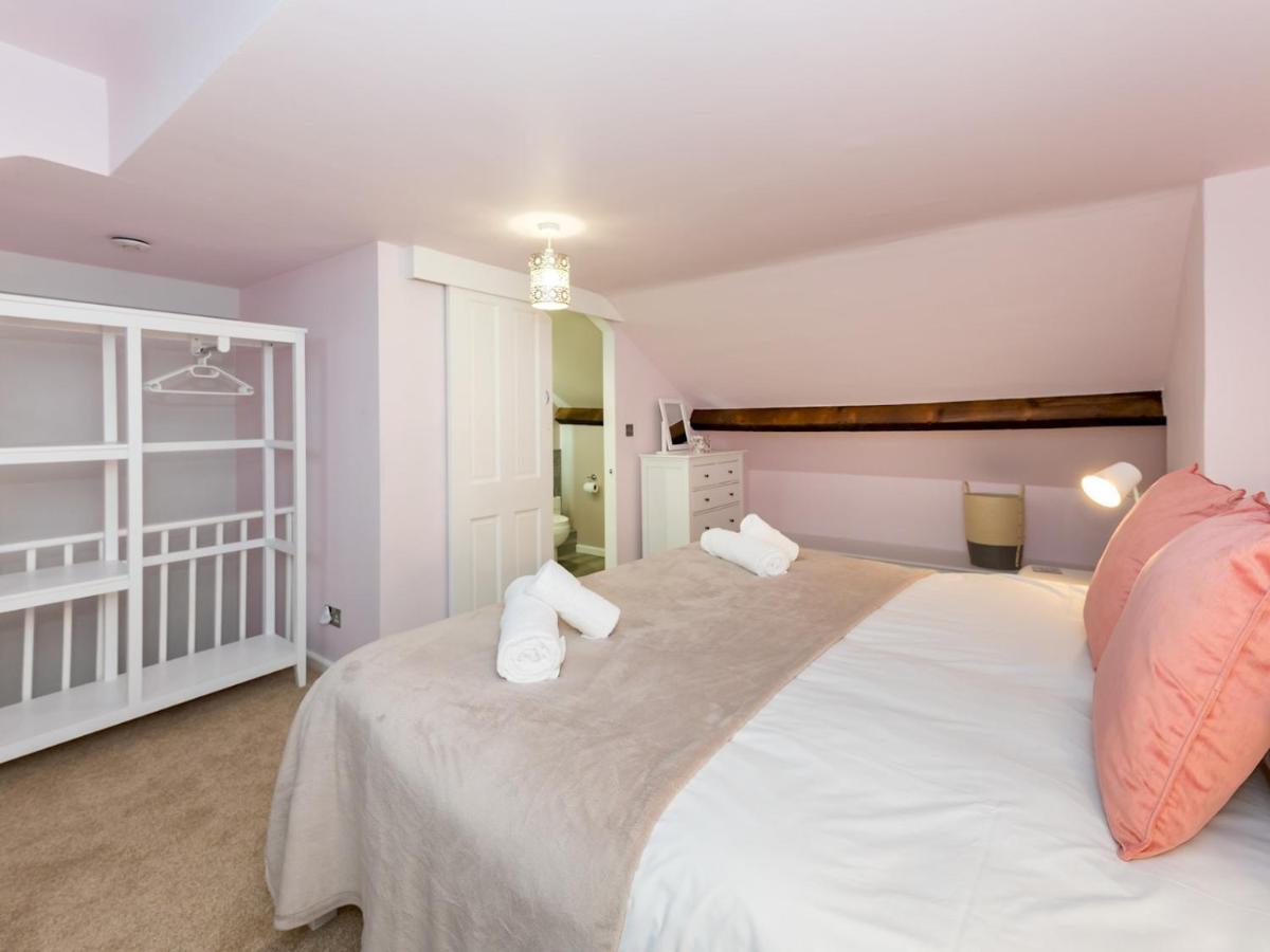 Pass The Keys 3 Storey Townhouse Shrewsbury Eksteriør bilde