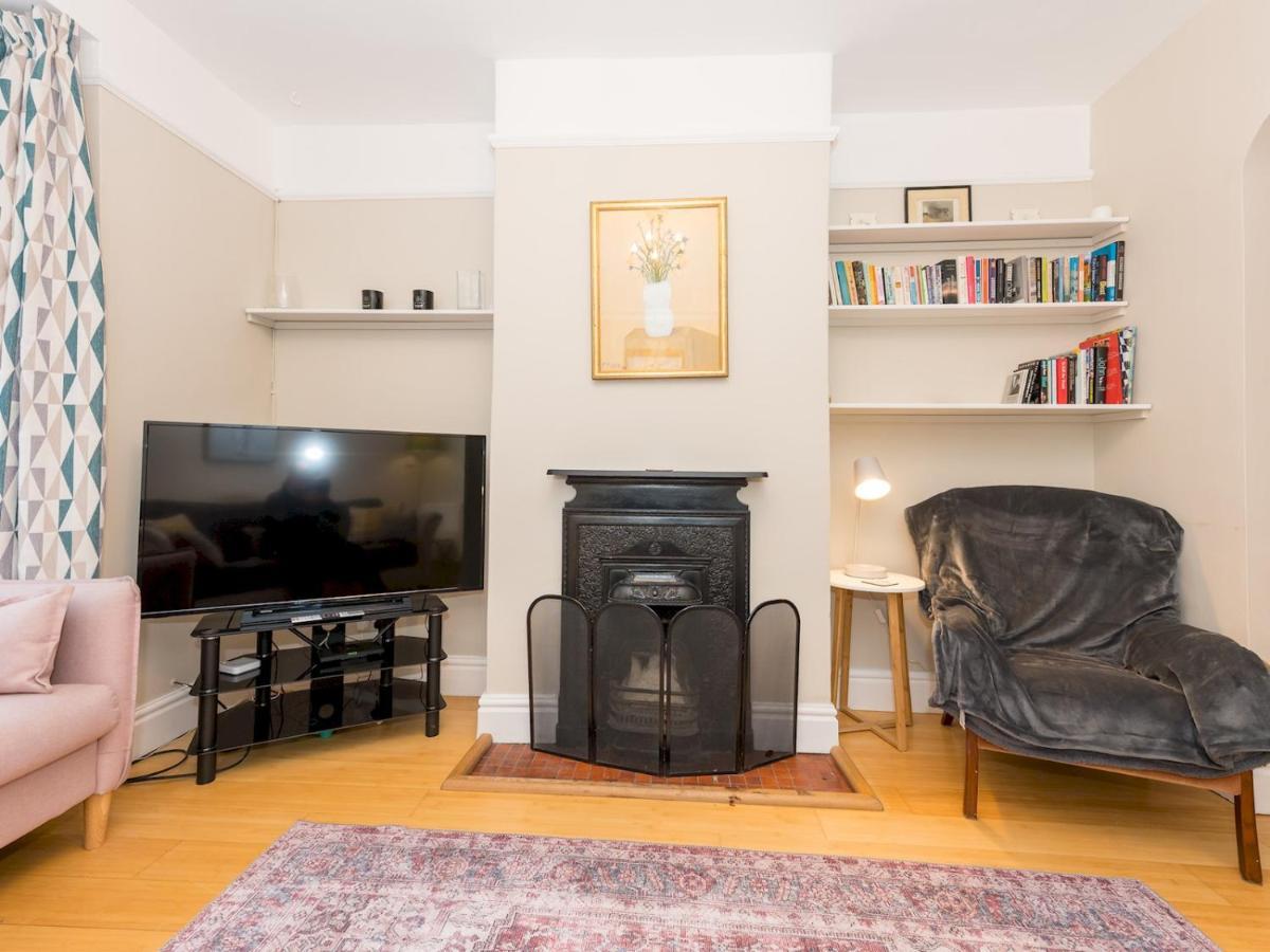 Pass The Keys 3 Storey Townhouse Shrewsbury Eksteriør bilde