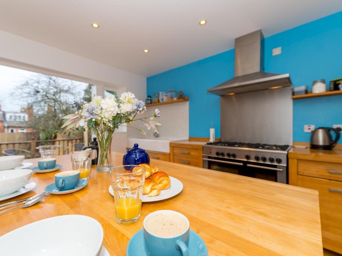 Pass The Keys 3 Storey Townhouse Shrewsbury Eksteriør bilde