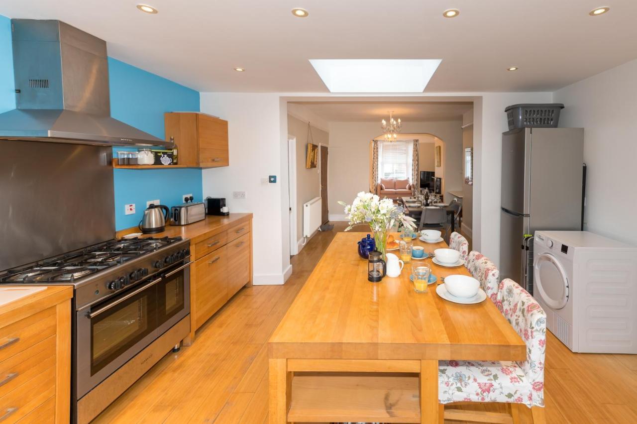 Pass The Keys 3 Storey Townhouse Shrewsbury Eksteriør bilde