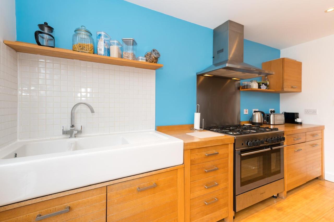 Pass The Keys 3 Storey Townhouse Shrewsbury Eksteriør bilde